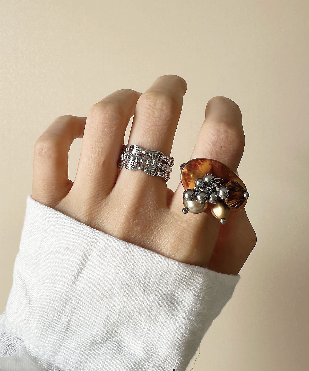 Anneaux pour femmes avec perles et pampilles 1