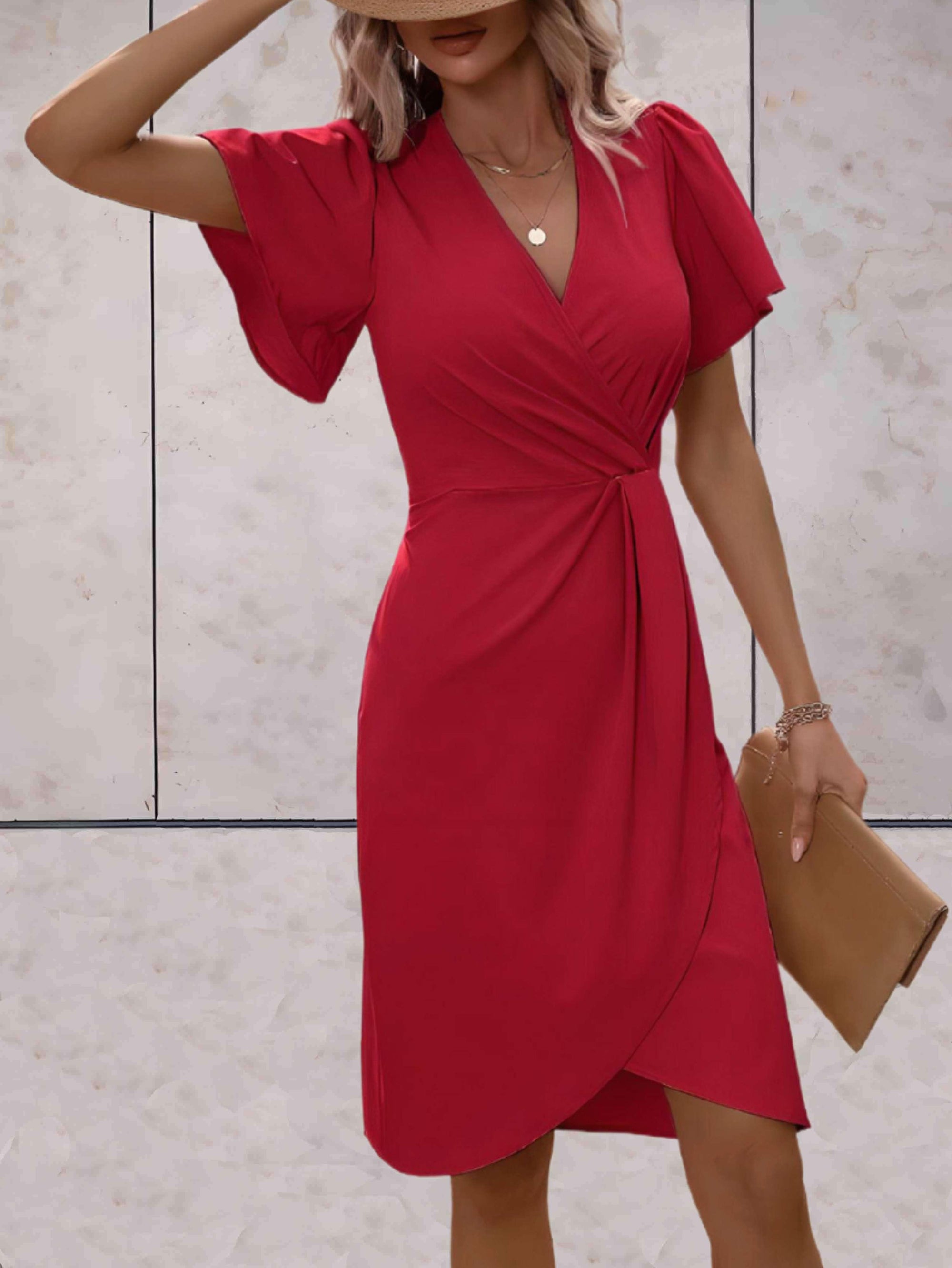 Robe moulante à manches fluides