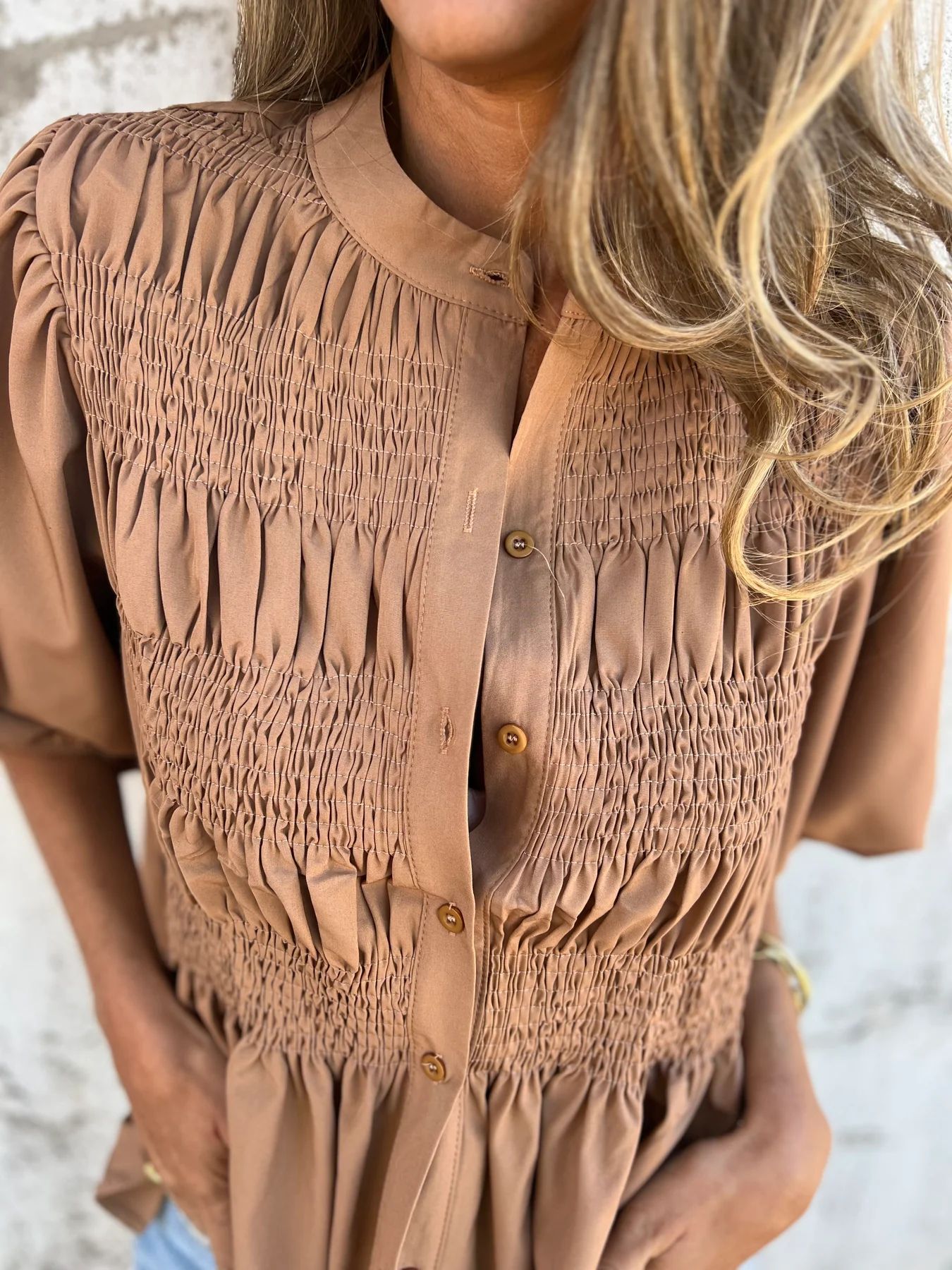 Blouse Femme Élégante à Plis Délicats 3