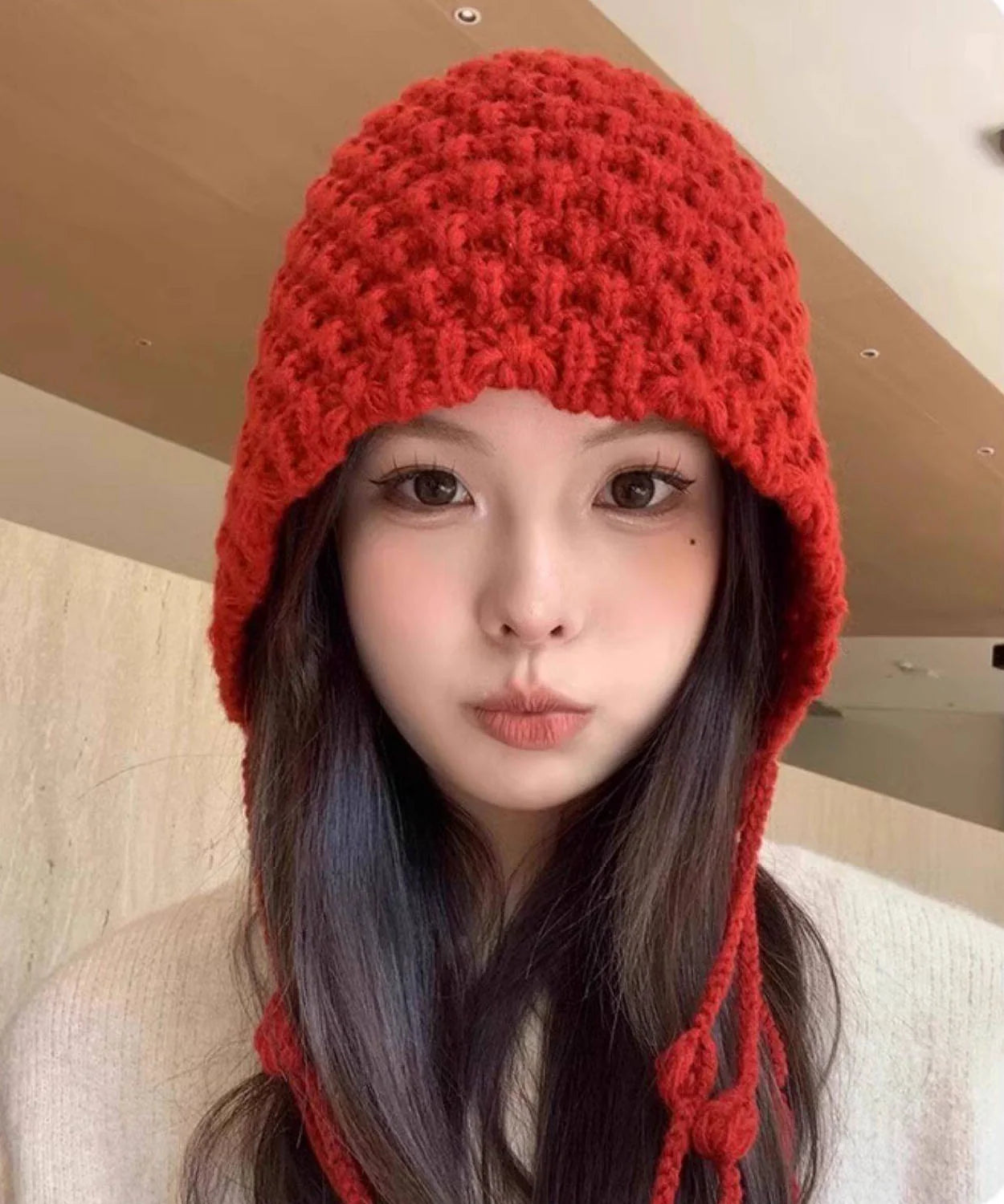 Bonnet Femme Style Chic avec Pompons et Cache-Oreilles 3