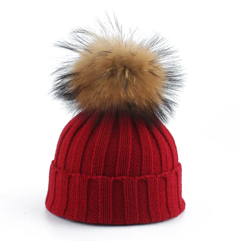 Bonnet d'hiver tricoté avec pompon 5