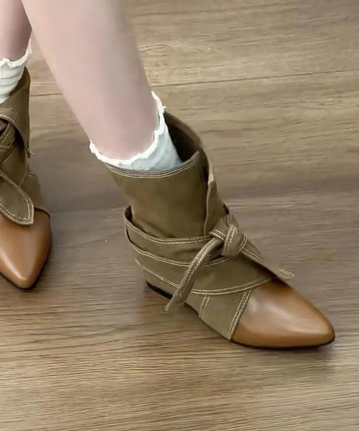 Bottes compensées pour femme à bout pointu 1
