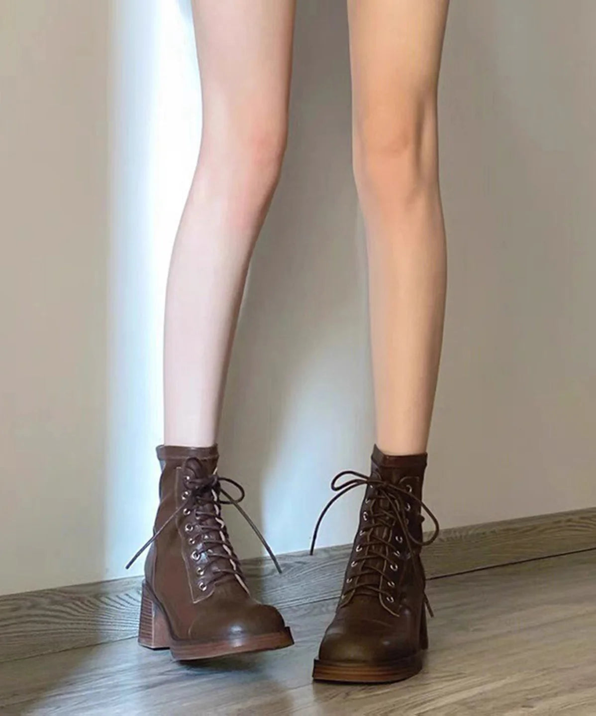 Bottines à lacets pour femmes à bout rond avec talon compensé 2