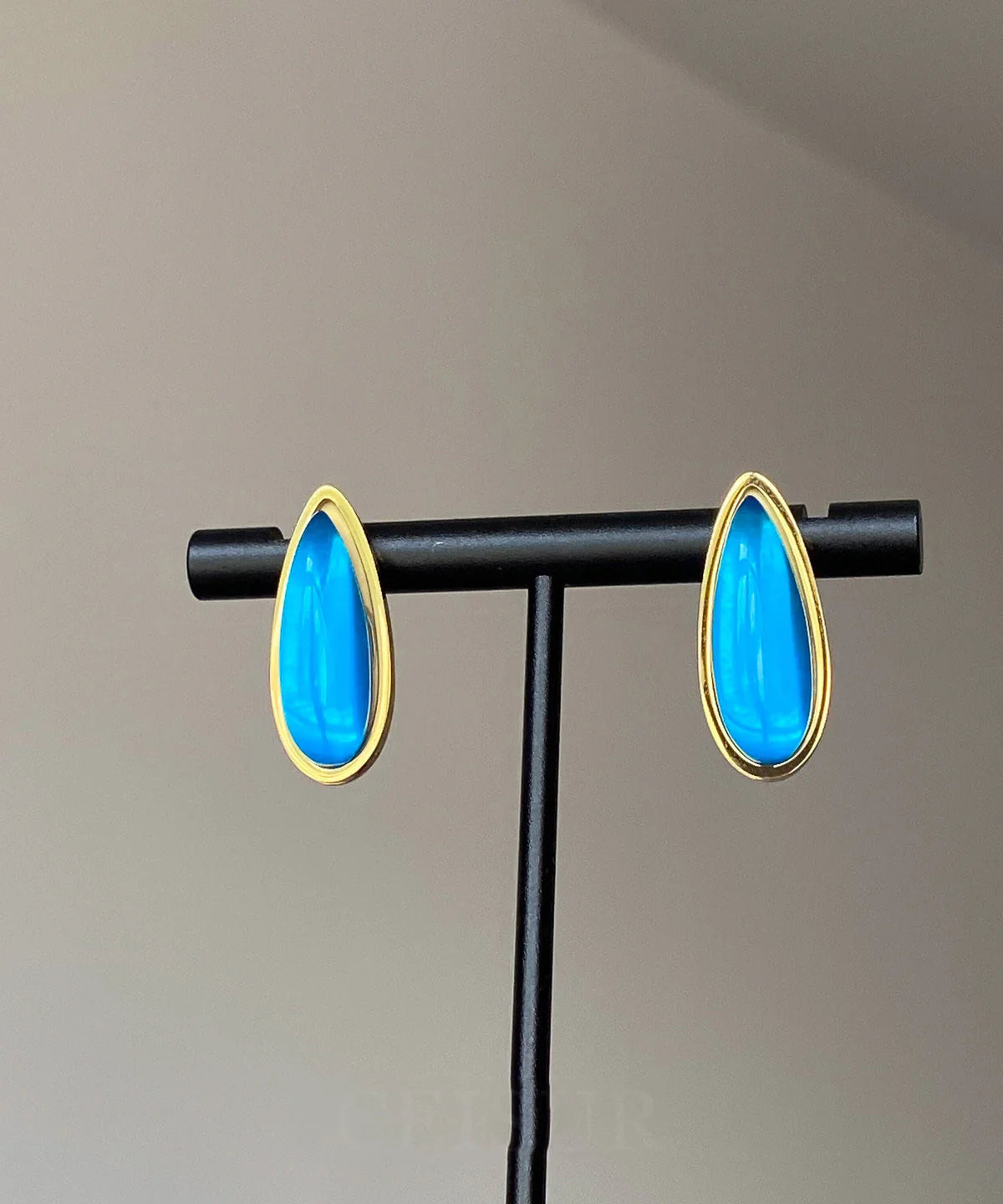 Boucles d'oreilles femme clous forme goutte d'eau bleu 1