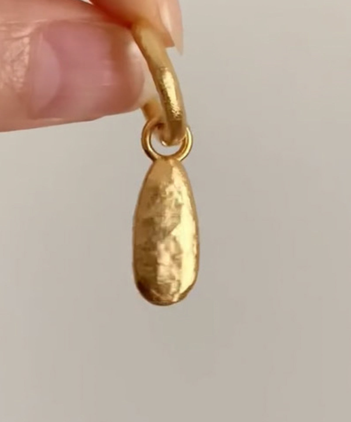 Boucles d'oreilles femme forme goutte d'eau design délicat 3