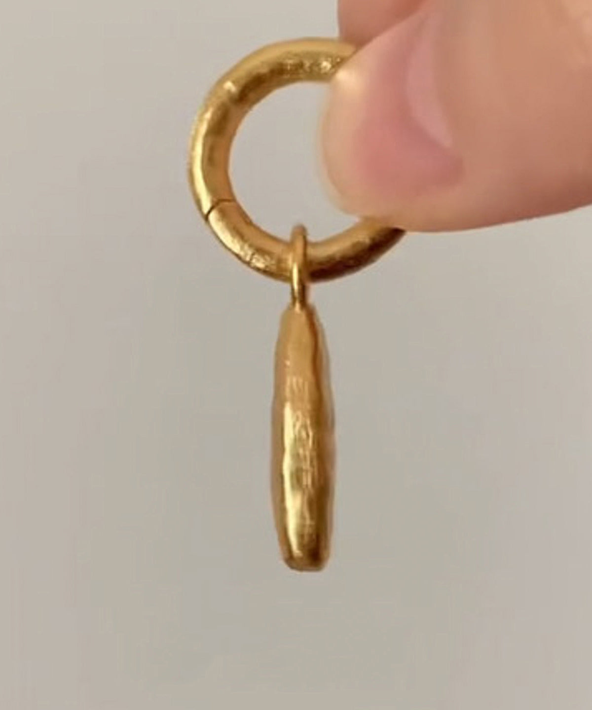 Boucles d'oreilles femme forme goutte d'eau design délicat 4
