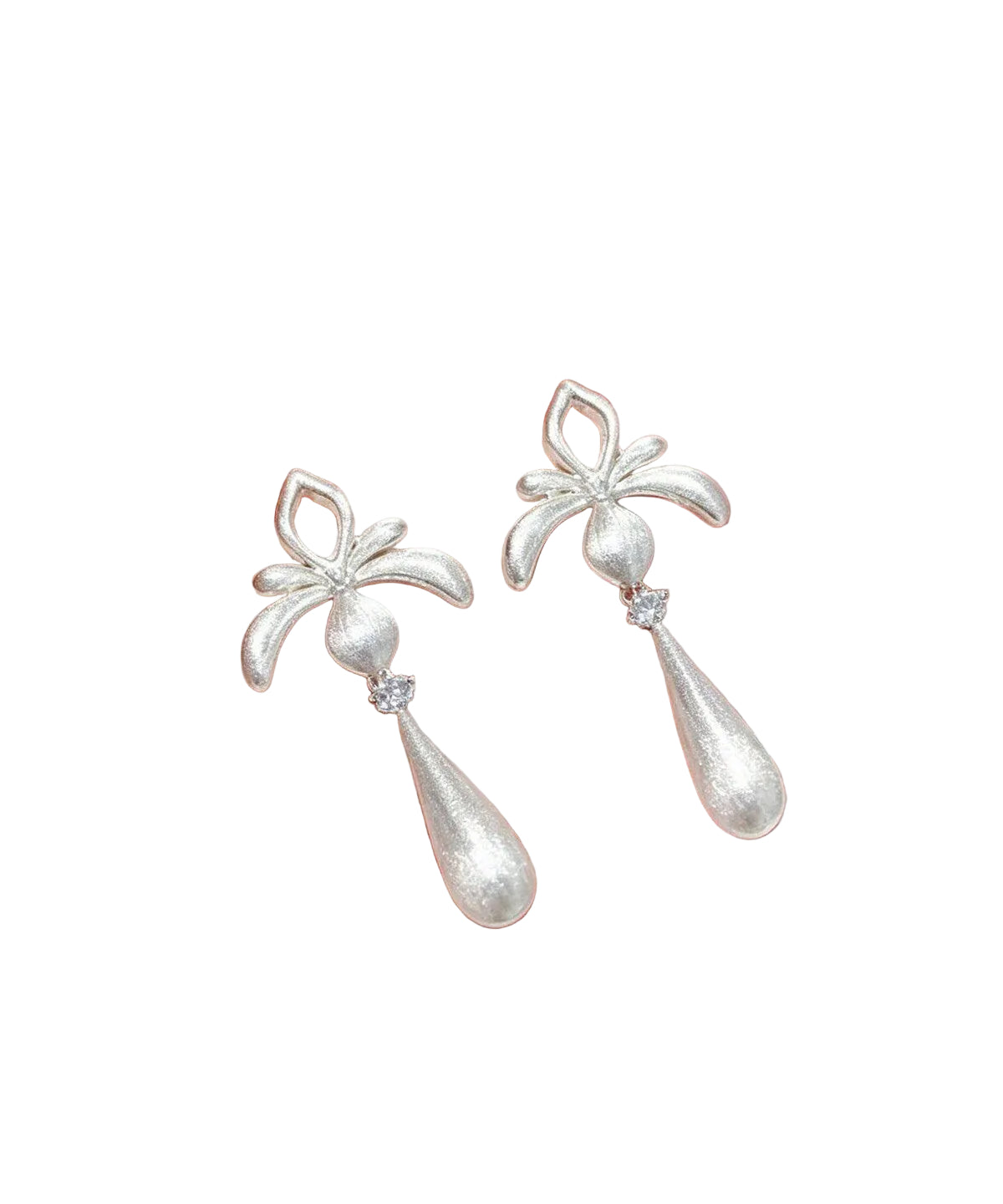 Boucles d'oreilles femme goutte d'eau ajourées design original 0