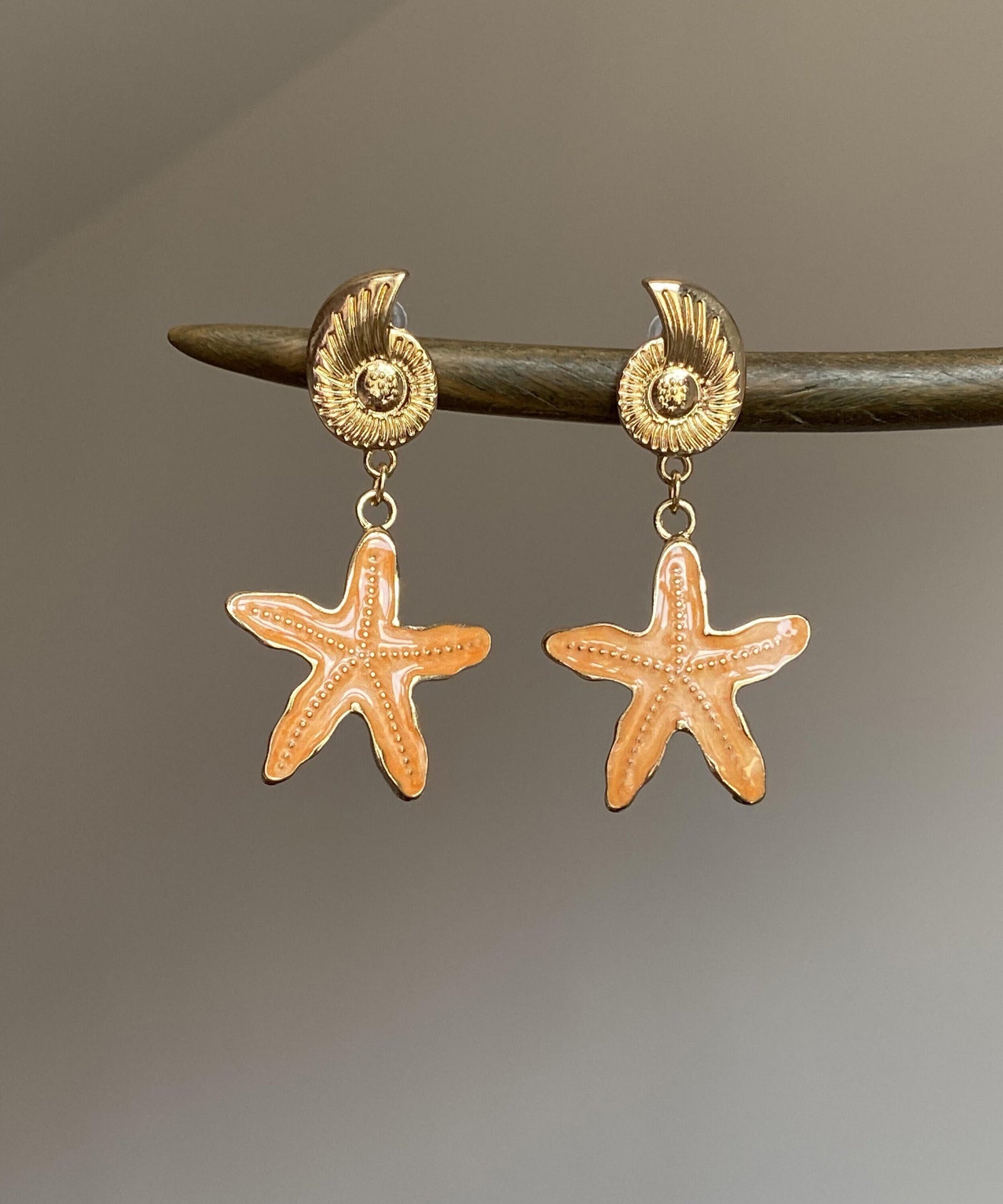 Boucles d'oreilles pendantes femme motif étoile de mer 3