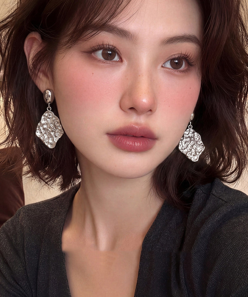 Boucles d'oreilles pendantes pour femme design froissé original 1