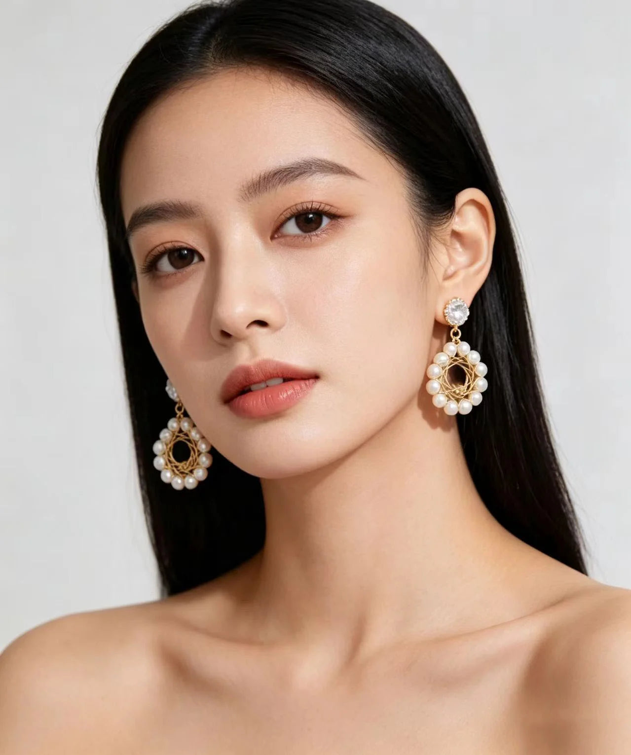 Boucles d'oreilles pendantes pour femme en forme d'anneau avec perles fines 2