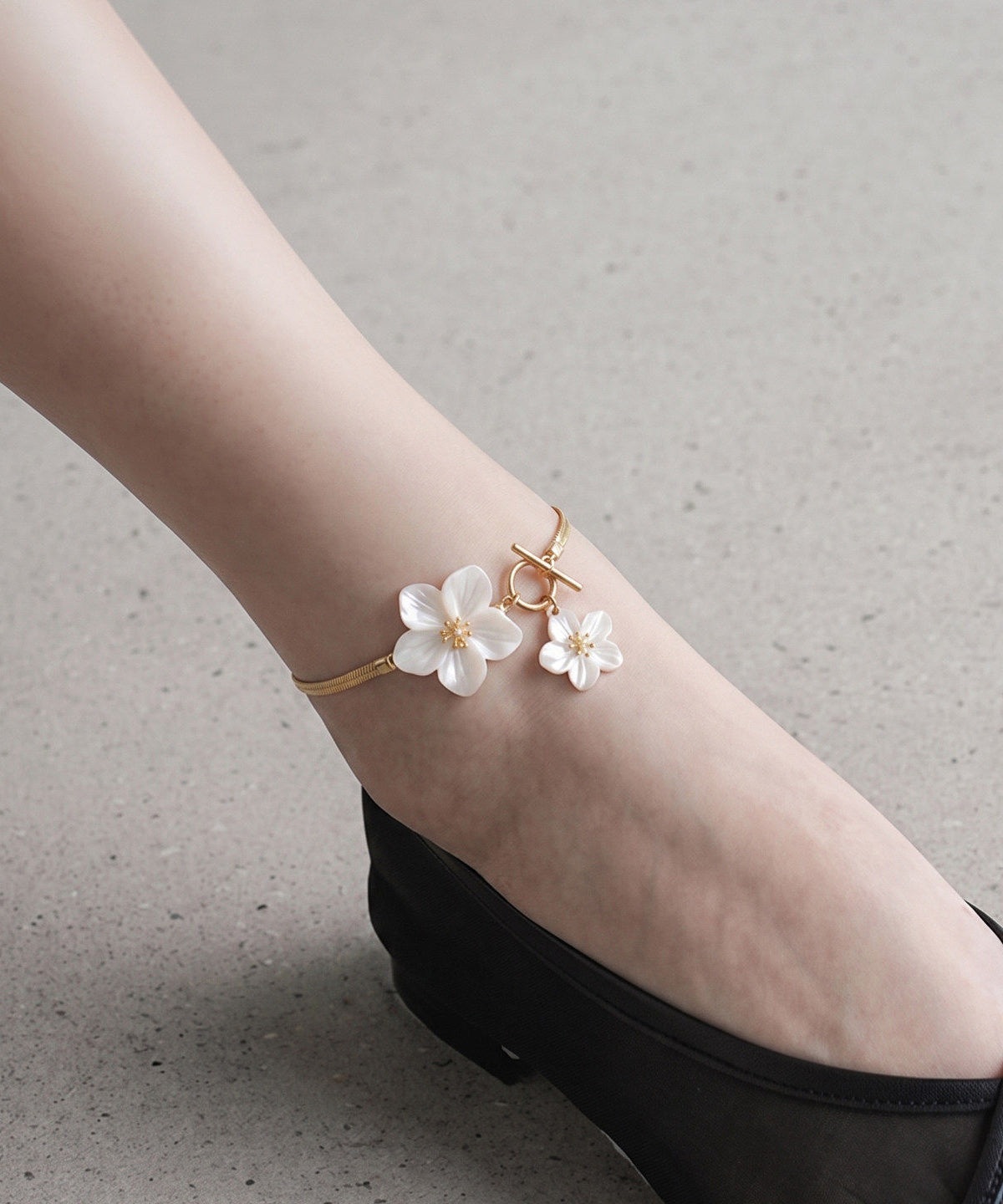 Bracelet de cheville floral pour femme design original 2