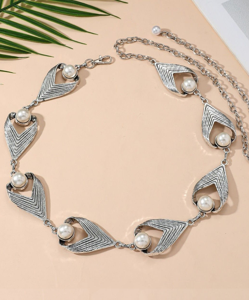 Chaîne de corps femme style bohème avec perles dorées 3