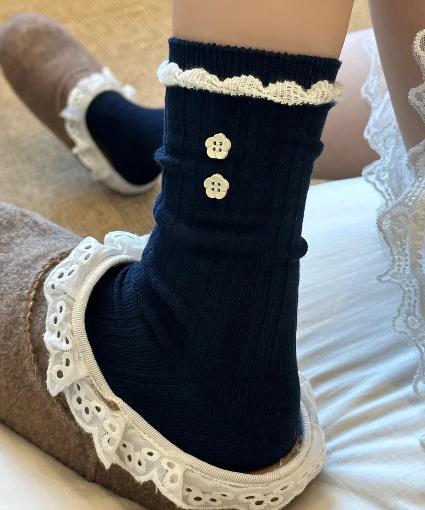 Chaussettes mi-mollet boutonnées pour femme style décontracté 0