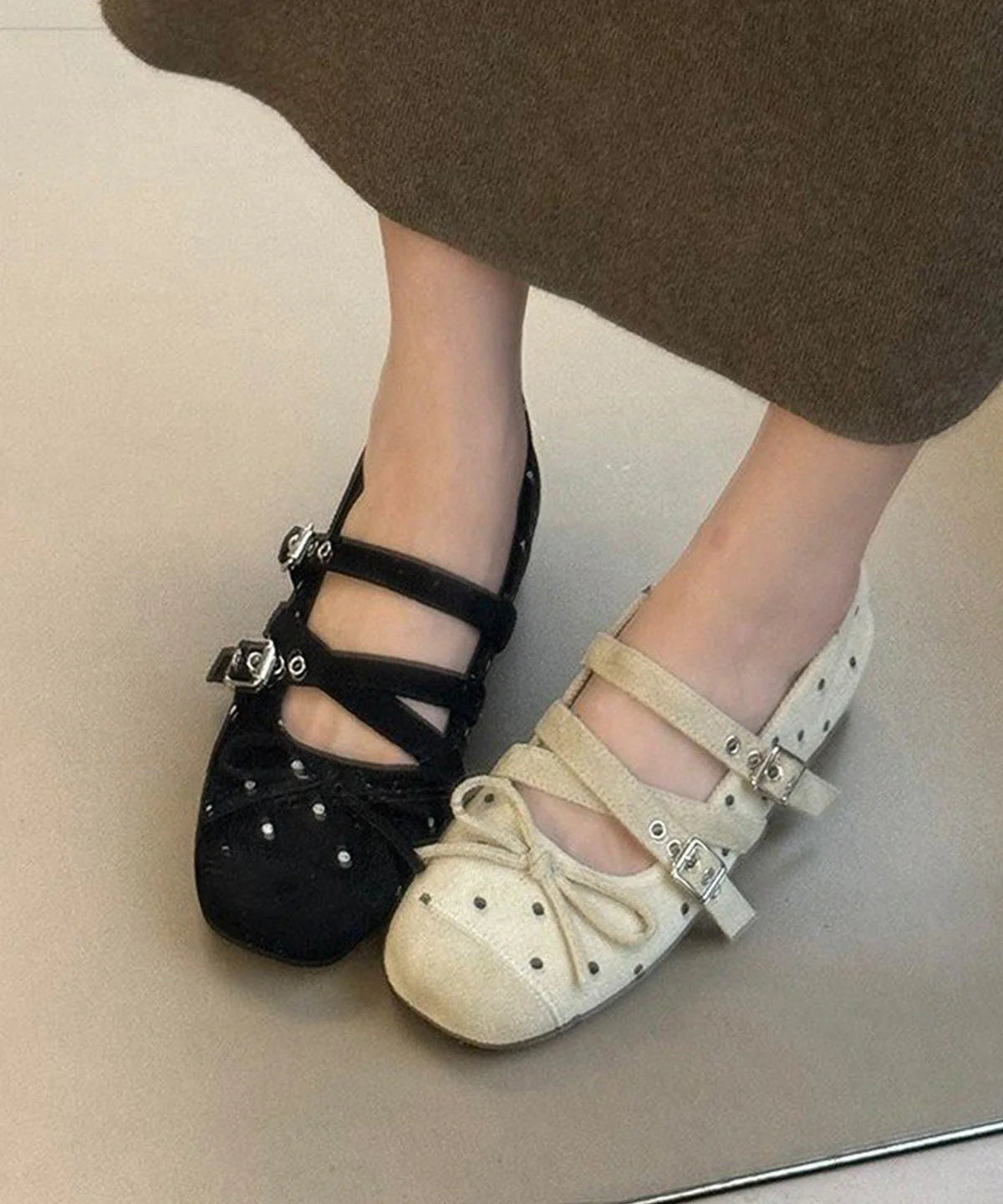 Chaussures plates à boucle et bride pour femmes 1