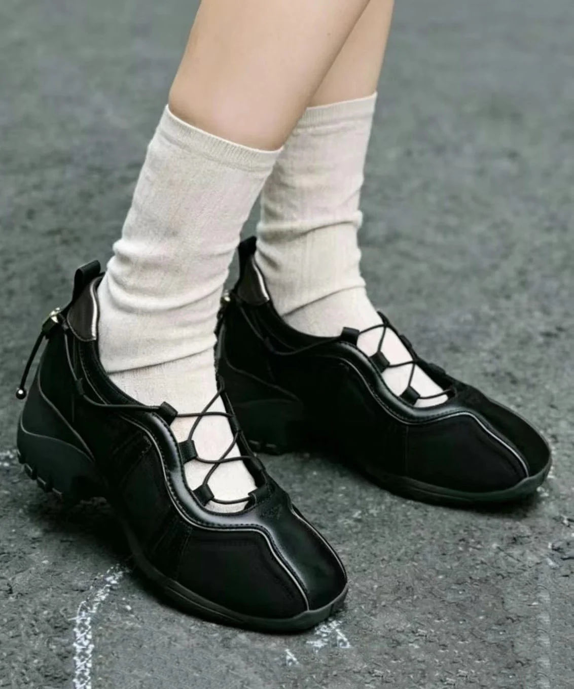 Chaussures plates femme style rétro à brides croisées et semelle épaisse 1