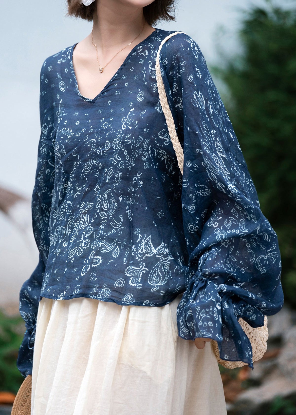 Chemise Femme Col V Style Chinois Manches Évasées 1
