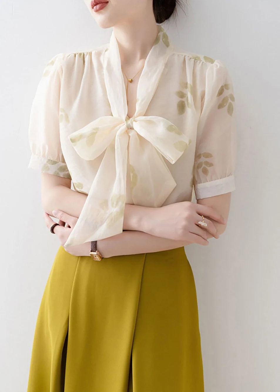 Chemisier Femme Imprimé Moderne Col V avec Laçage et Nœud Manches Courtes 4