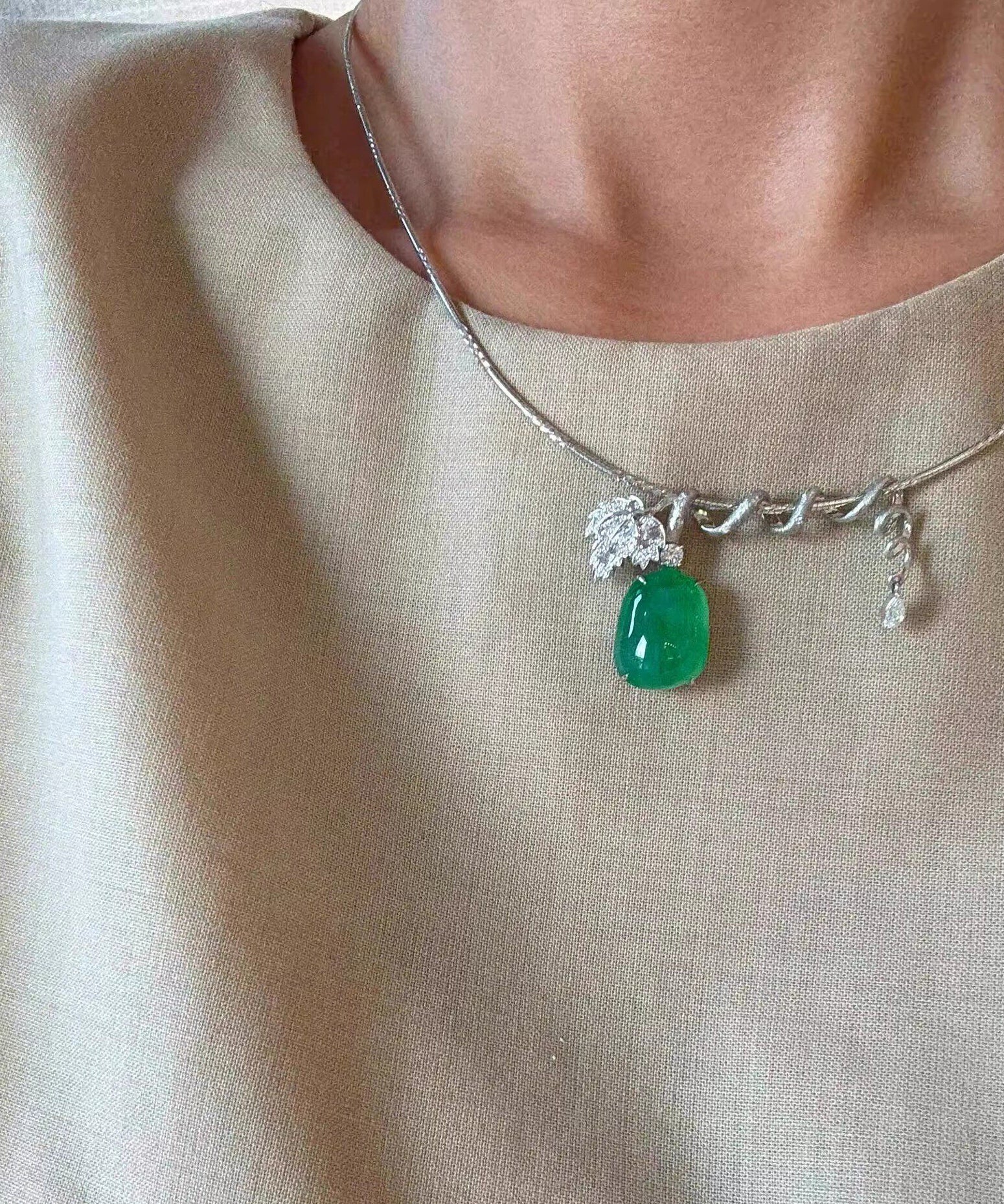 Collier Femme Pendentif Jade Style Moderne 2