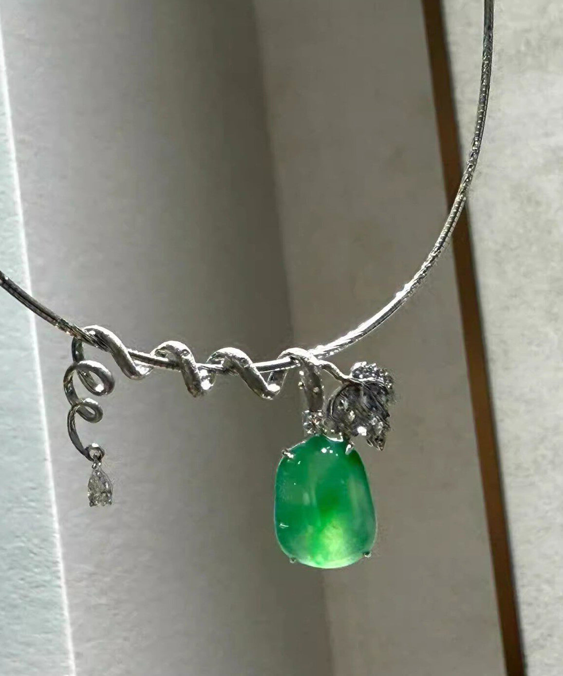 Collier Femme Pendentif Jade Style Moderne 3