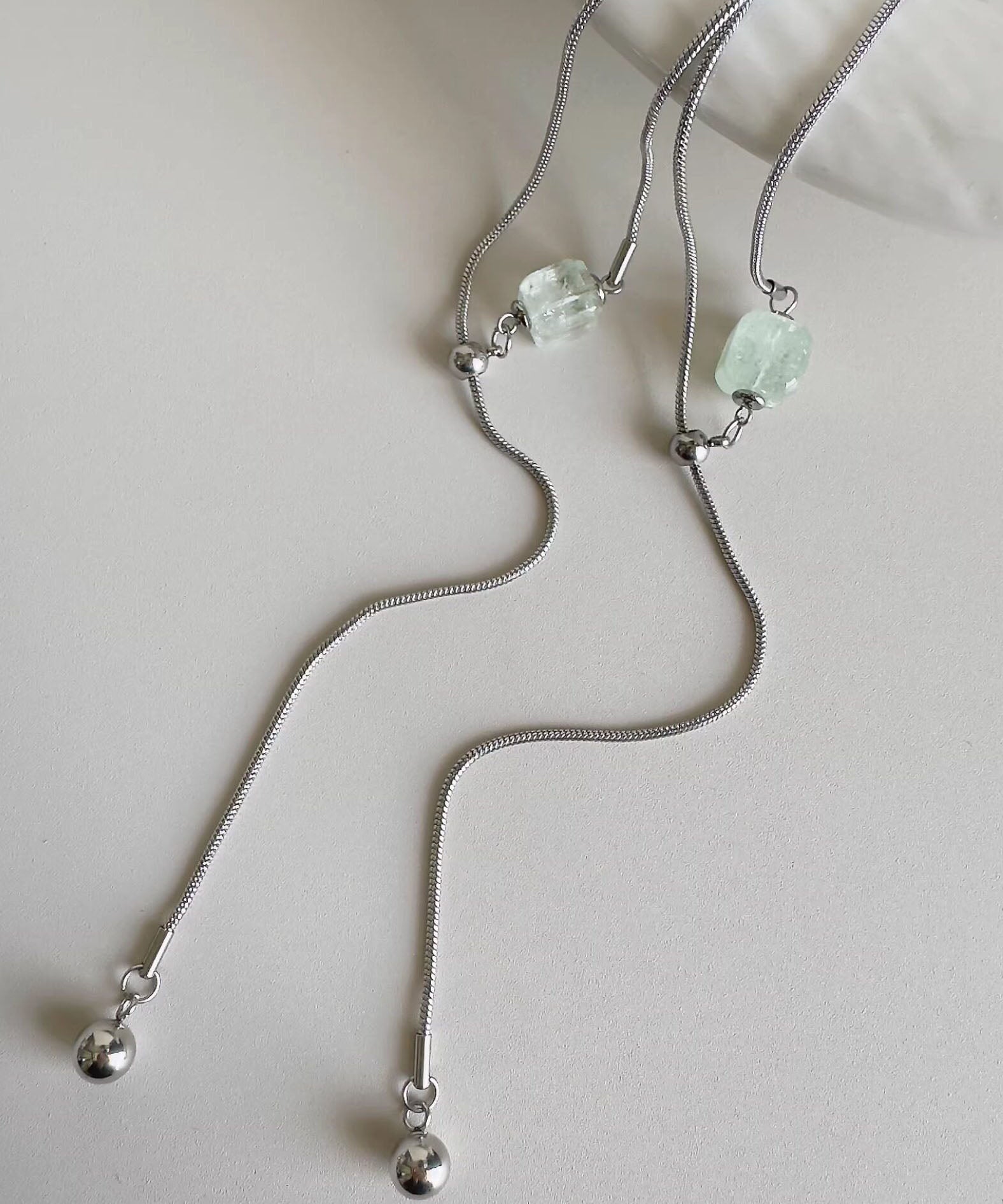 Collier Femme Style Chic avec Pierre Naturelle et Cristal 2