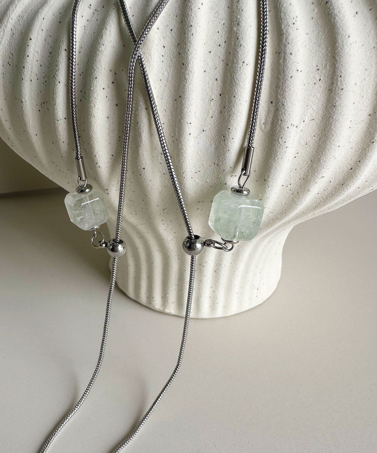 Collier Femme Style Chic avec Pierre Naturelle et Cristal 3