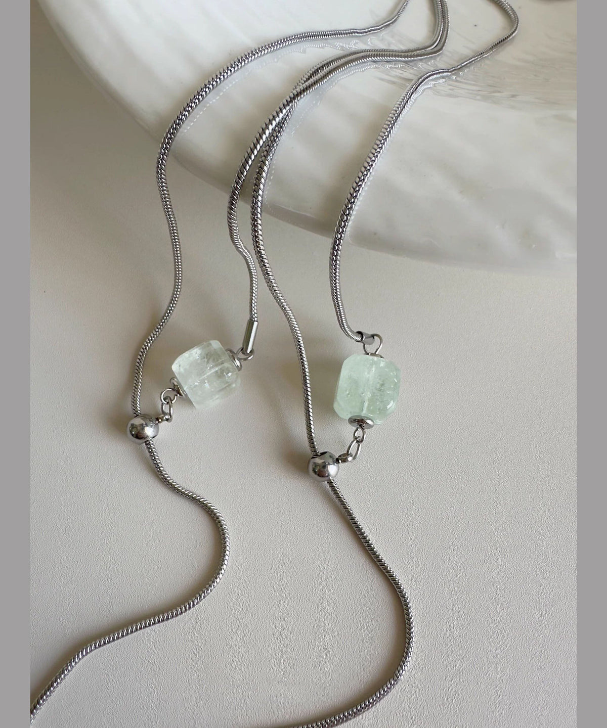 Collier Femme Style Chic avec Pierre Naturelle et Cristal 4