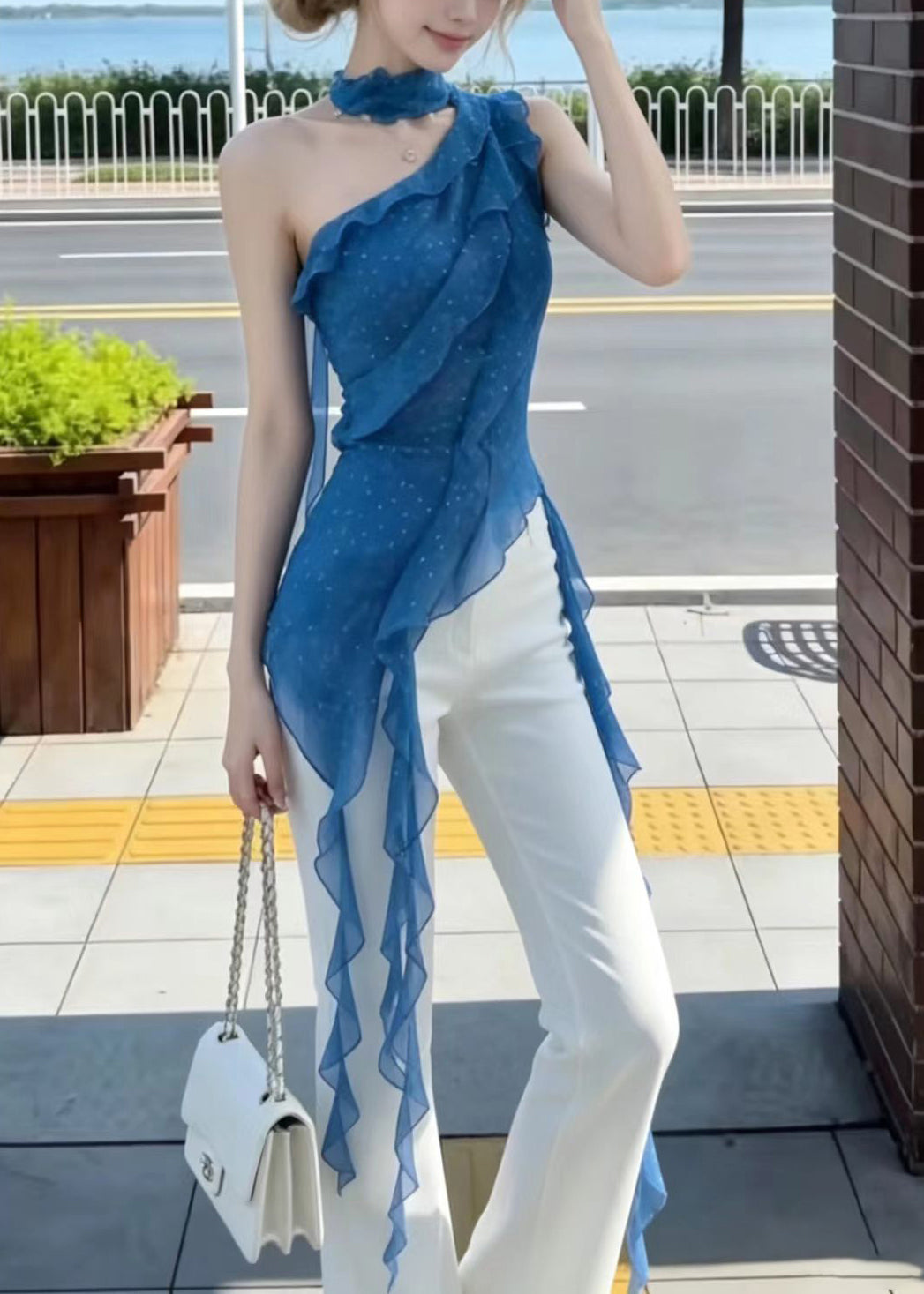 Débardeur Femme Asymétrique à Pois Style Fluide 2
