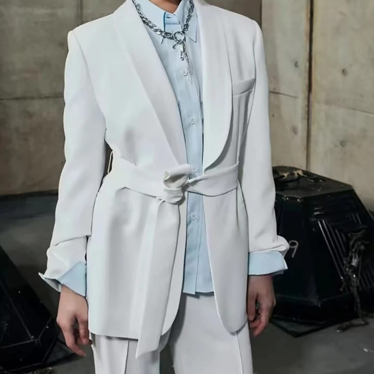 Ensemble Tailleur Femme Blazer et Pantalon Chic pour Travail et Événements Formels 1