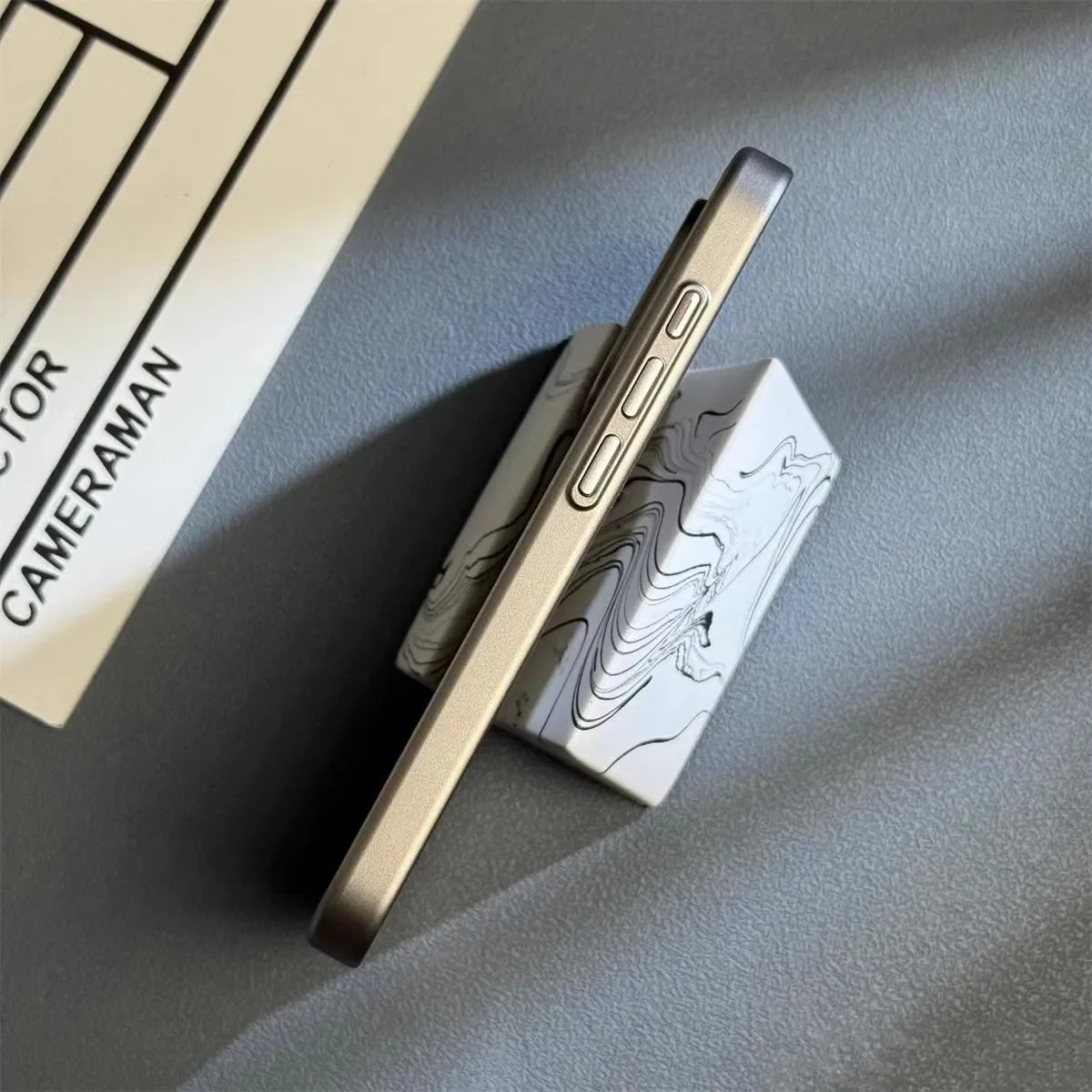 Étui de Téléphone Minimaliste Design Moderne avec Protection Optimale 8