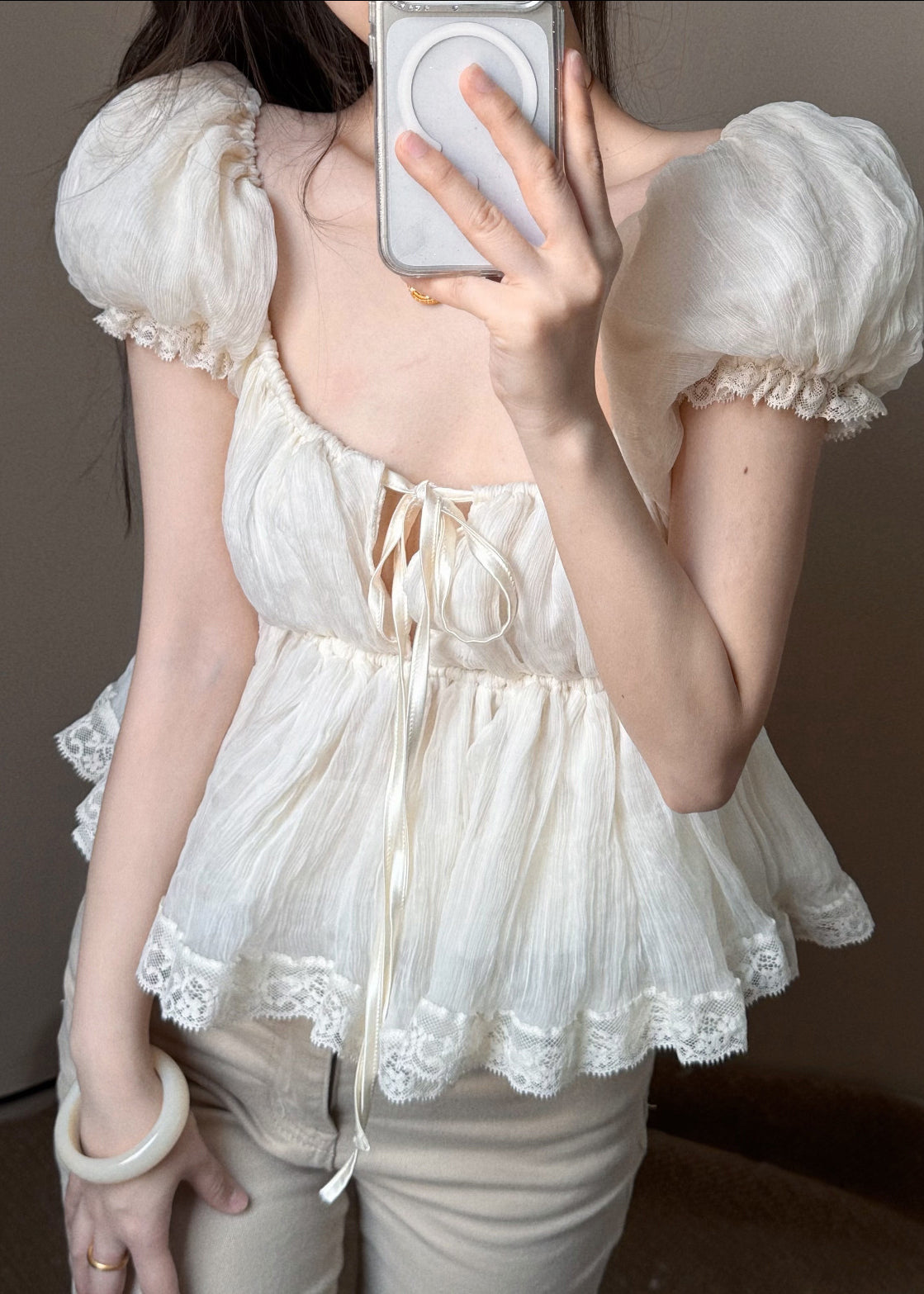 Femme Haut Patchwork à Manches Bouffantes et Lacets 2