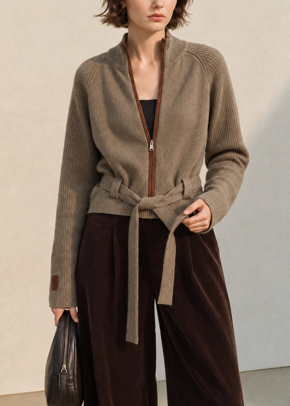 Gilet Femme à Col Montant avec Fermeture Éclair et Lacets 2