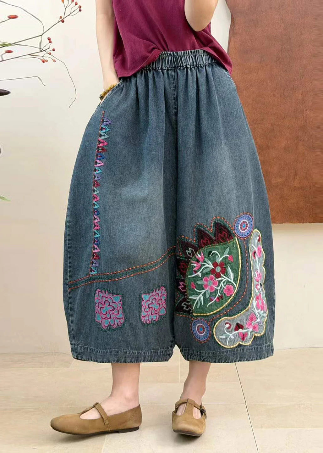 Jean court femme brodé style chinois à taille élastique 2