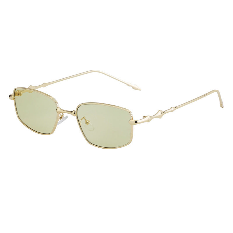 Lunettes de mode pour femmes au design asymétrique 10