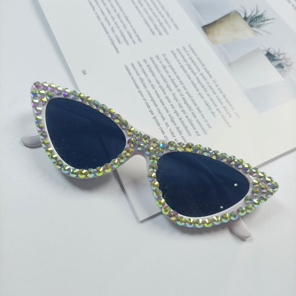 Lunettes de soleil Cat-Eye pour femmes avec cristaux scintillants 0