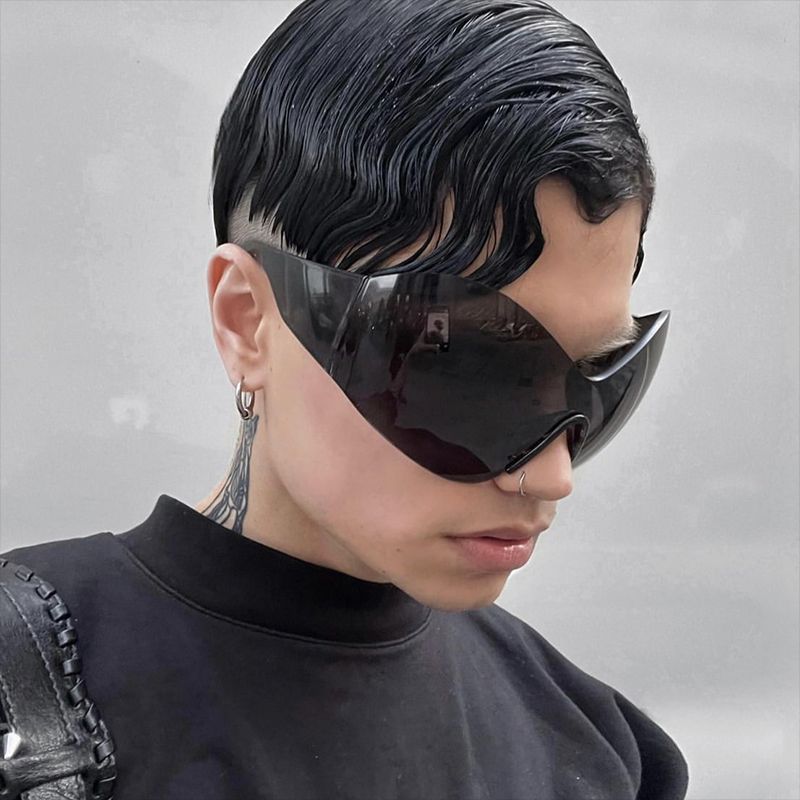 Lunettes de soleil à visière pour femmes au design moderne 2