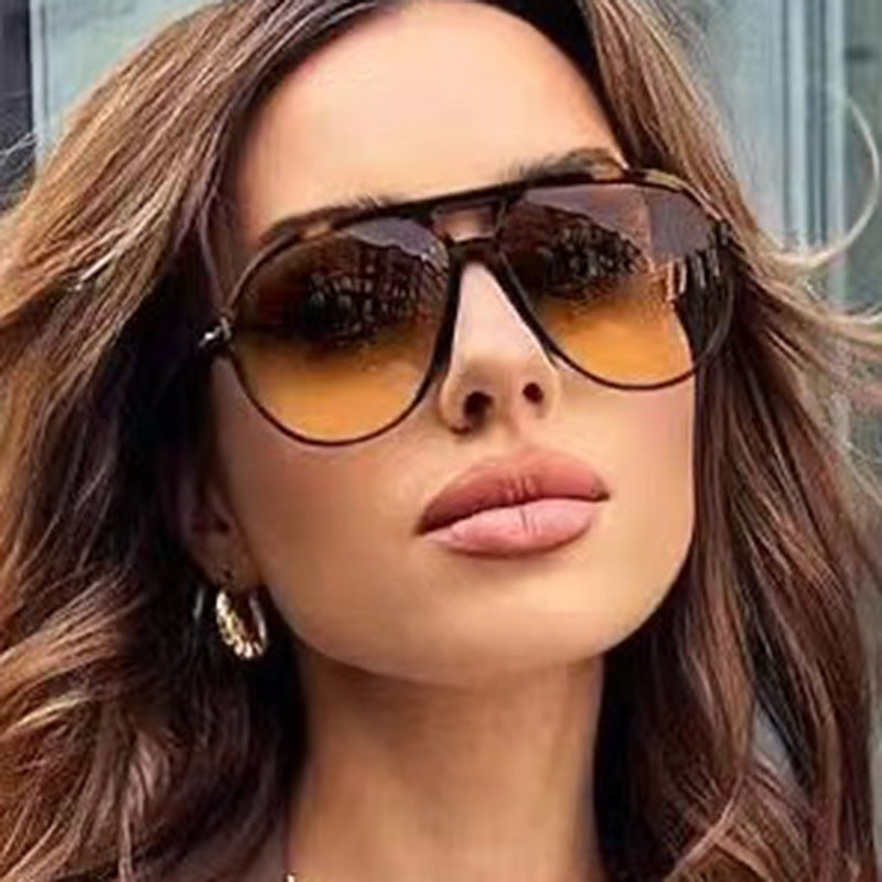 Lunettes de soleil aviateur pour femmes au design moderne 3