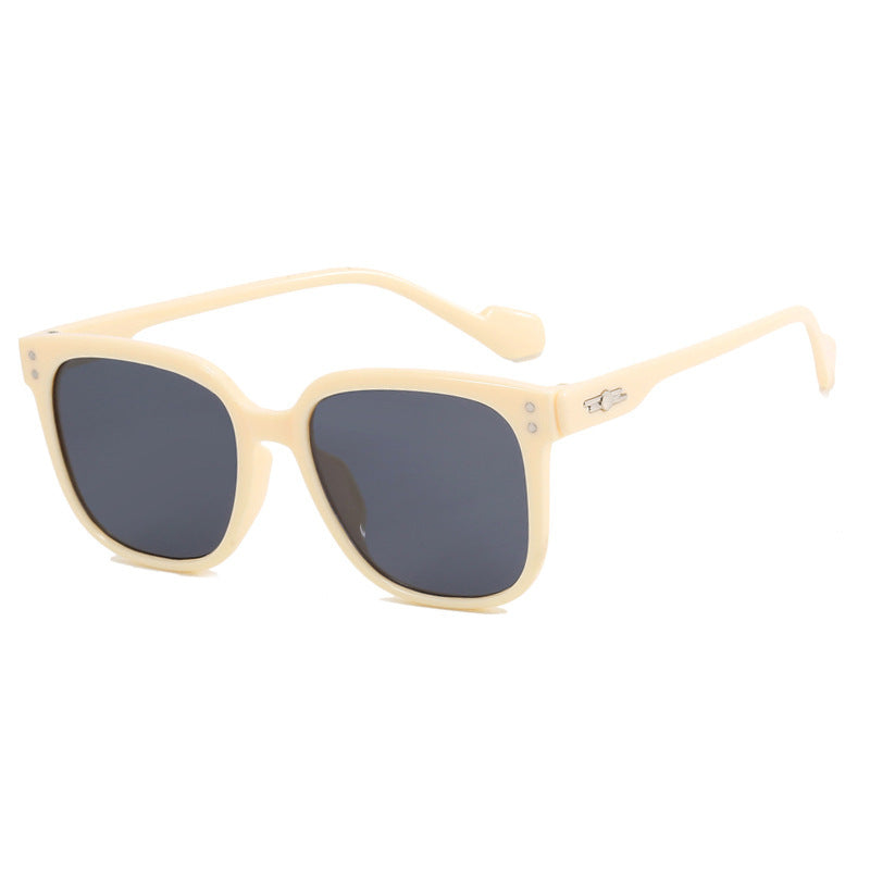 Lunettes de soleil carrées femme tendance 1