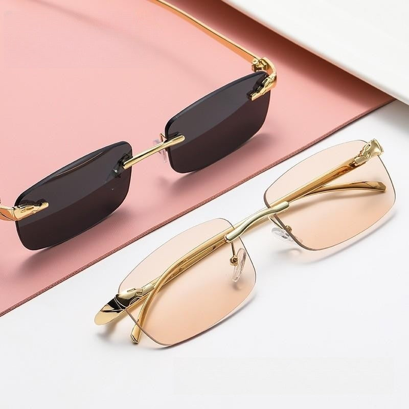 Lunettes de soleil femme design moderne 4