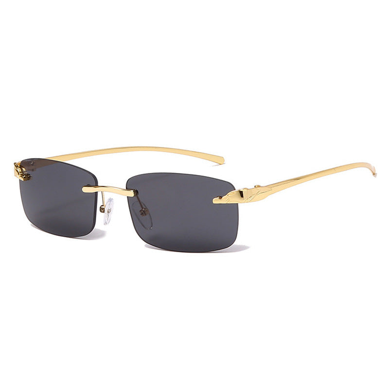 Lunettes de soleil femme design moderne 5