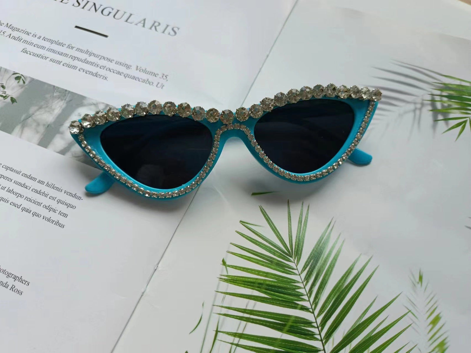 Lunettes de soleil femme œil de chat glamour 6