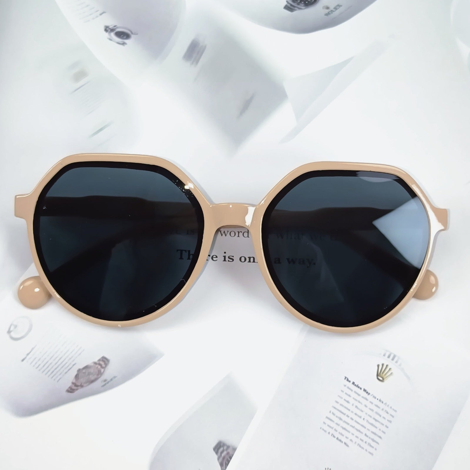 Lunettes de soleil géométriques pour femmes avec style audacieux 10