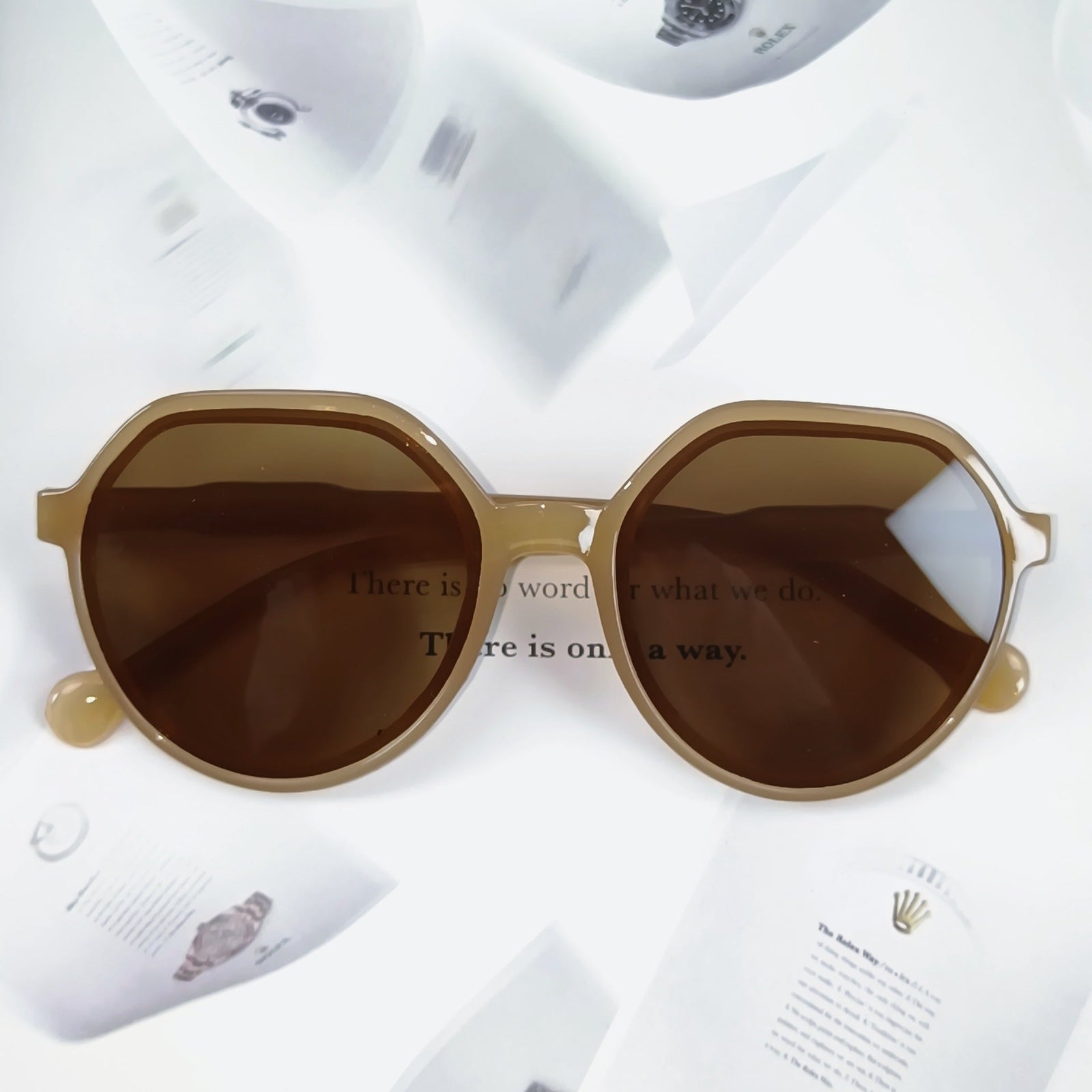 Lunettes de soleil géométriques pour femmes avec style audacieux 9