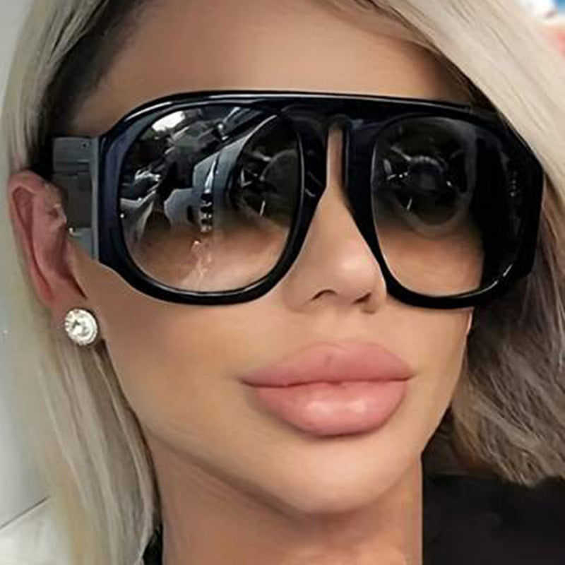 Lunettes de soleil oversize tendance pour femme 1