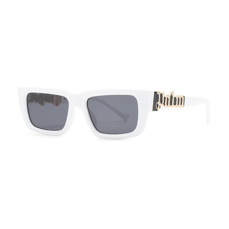 Lunettes de soleil pour femme au design distinctif 7