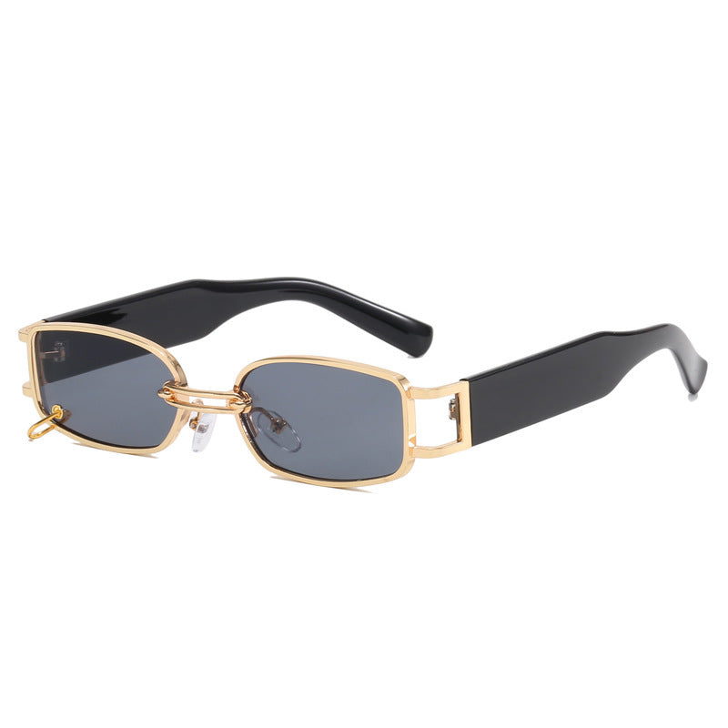Lunettes de soleil pour femme au design rectangulaire 1