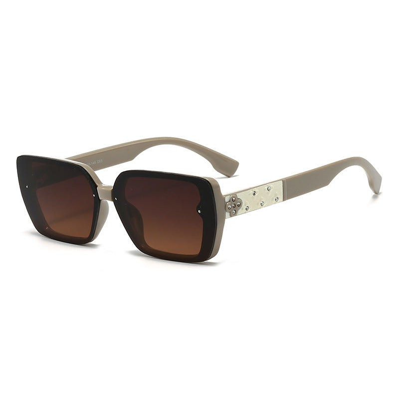 Lunettes de soleil pour femme avec design unique 0