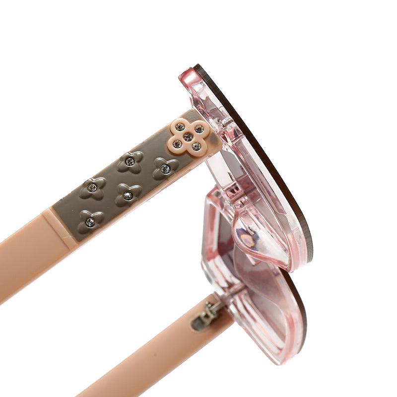 Lunettes de soleil pour femme avec design unique 2