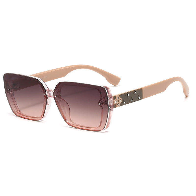 Lunettes de soleil pour femme avec design unique 7