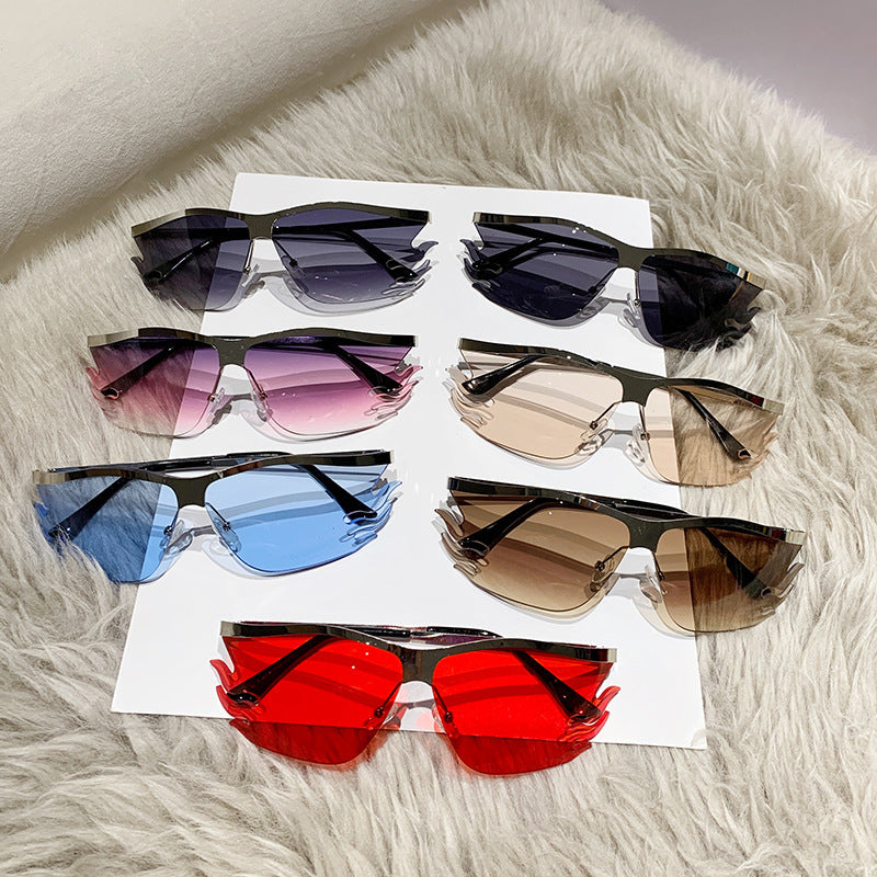 Lunettes de soleil pour femme avec monture flamme 3