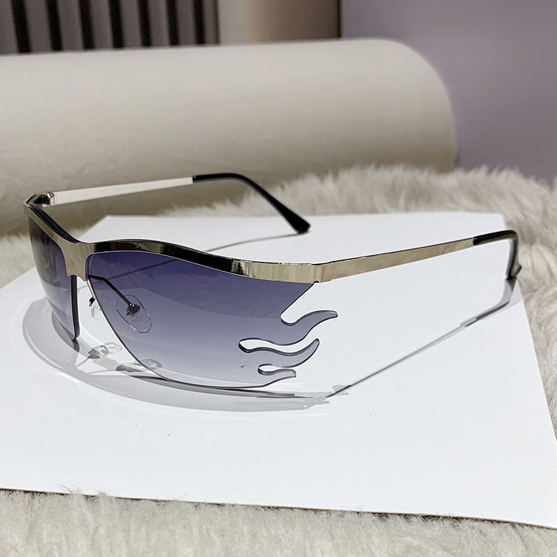 Lunettes de soleil pour femme avec monture flamme 9